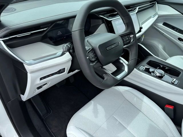 New 2026 Bright White Clear-Coat Exterior Paint Jeep Laredo image 12
