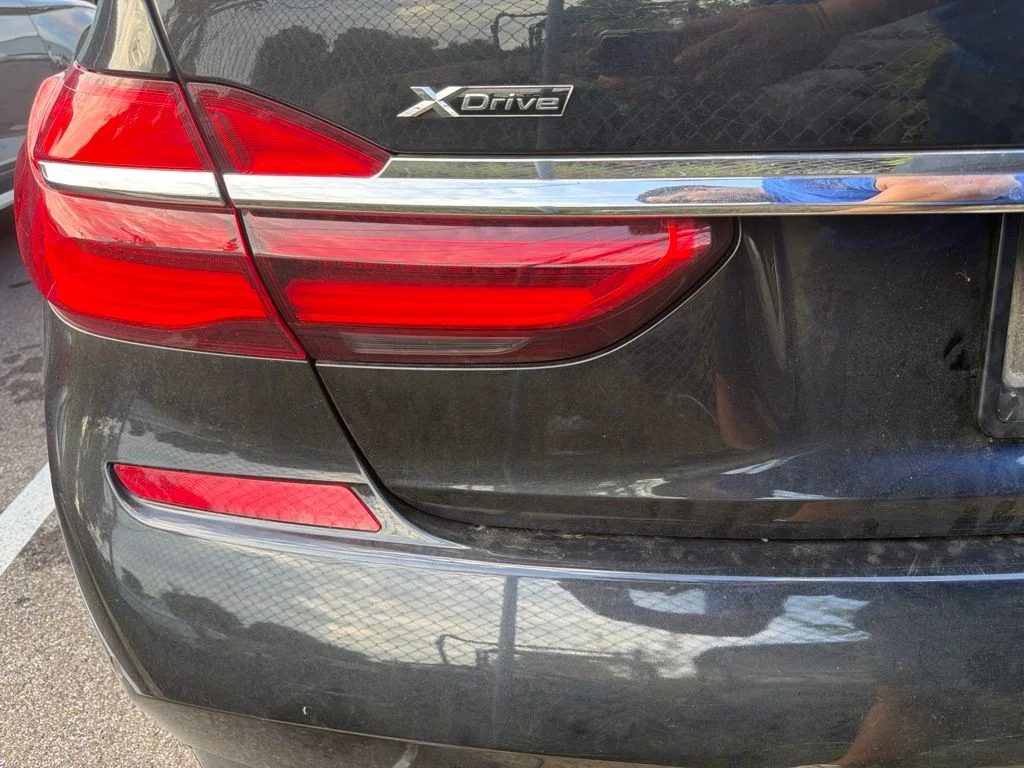 Used 2018 Black BMW 750i xDrive image 4