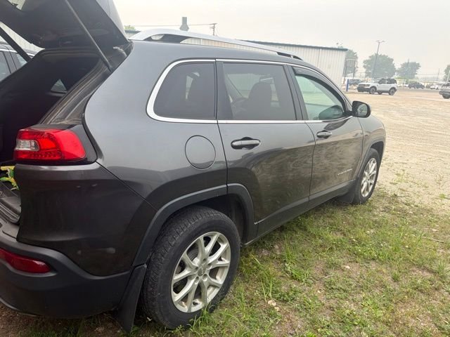Used 2015 Gray Jeep Latitude image 5
