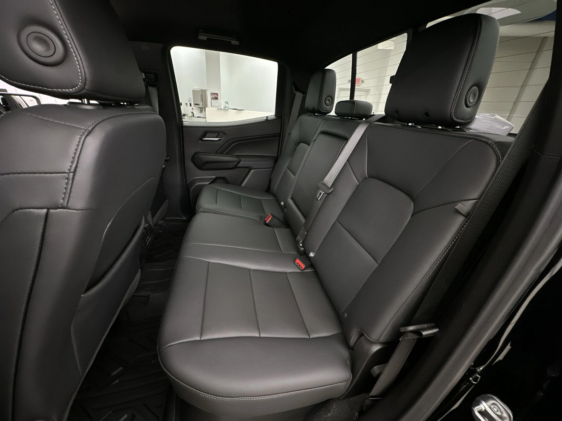 New 2026 Onyx Black GMC Elevation image 75