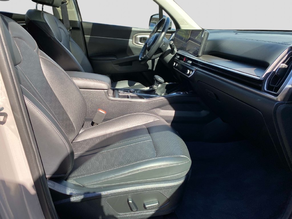 Used 2024 Brown Kia X-Line EX image 25