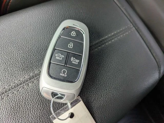Used 2024 Green Hyundai Limited image 31