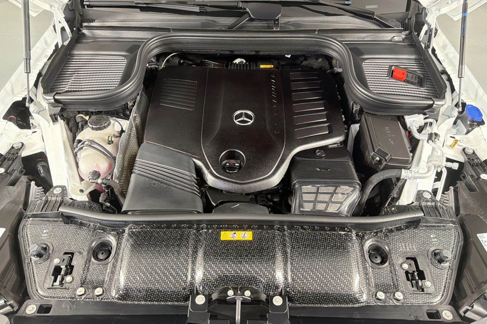 Certified Used 2026 Polar White Mercedes-Benz GLS 450 image 13