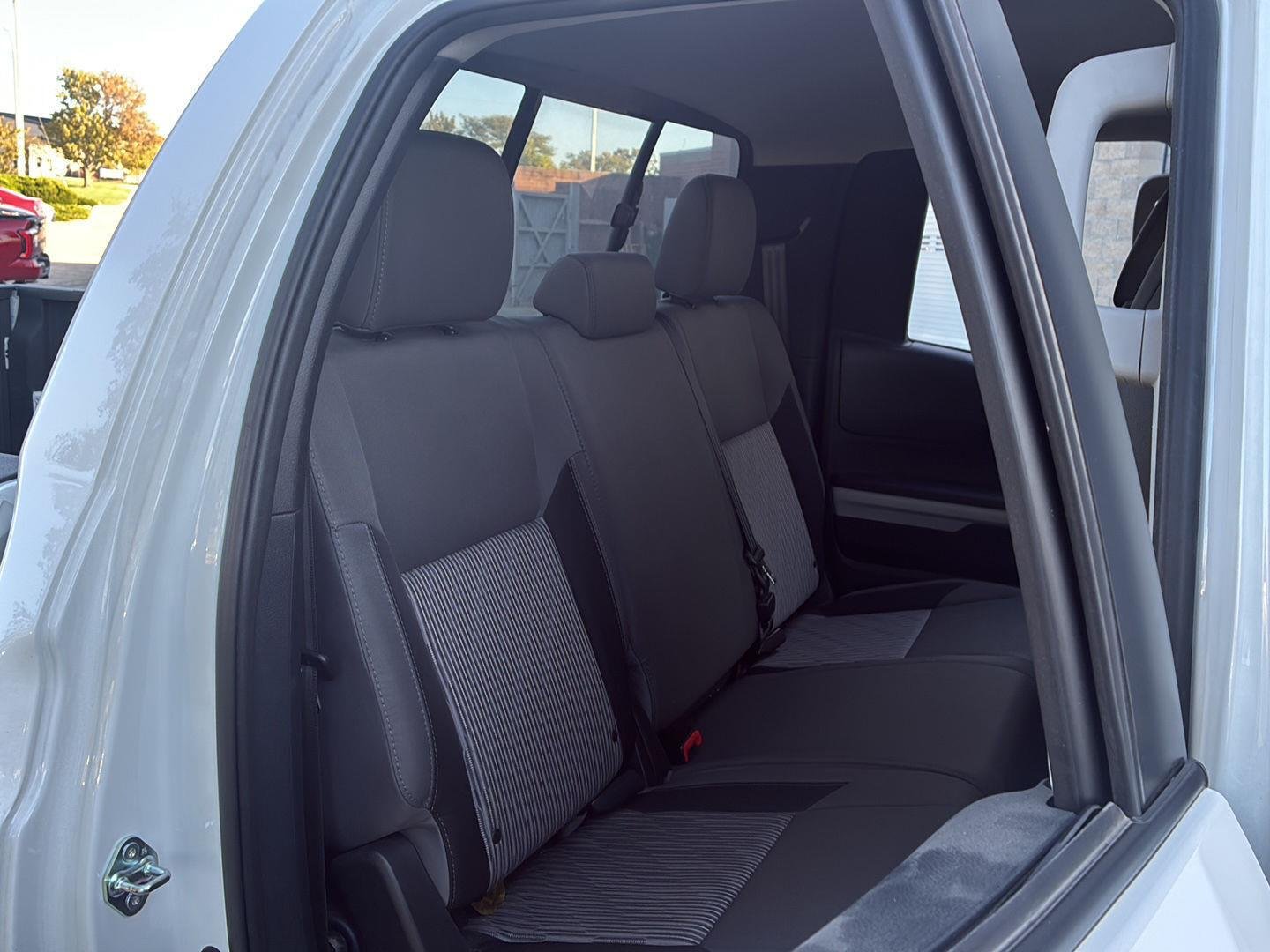 Used 2015 Super White Toyota SR5 image 14