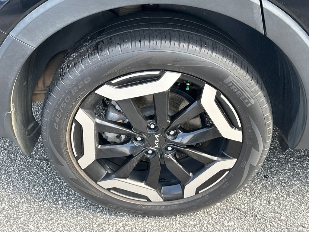 Used 2024 Black Kia EX image 17