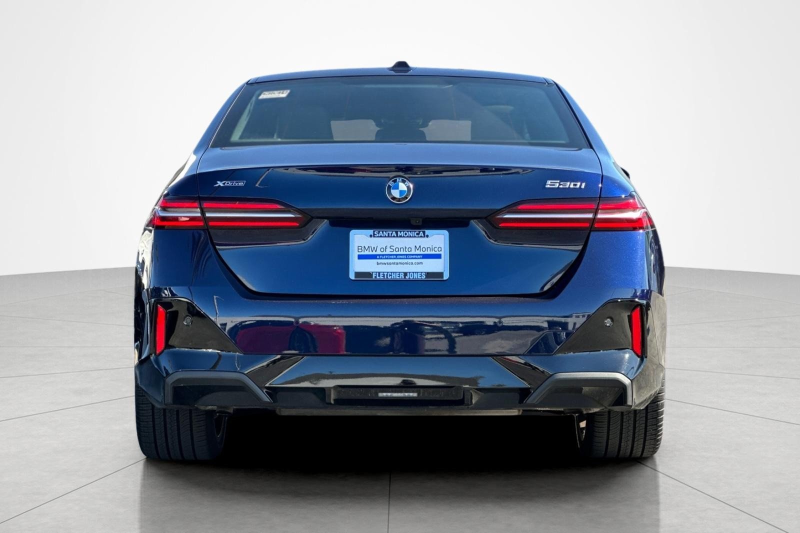 Used 2025 Tanzanite Blue II Metallic BMW 530i xDrive image 4