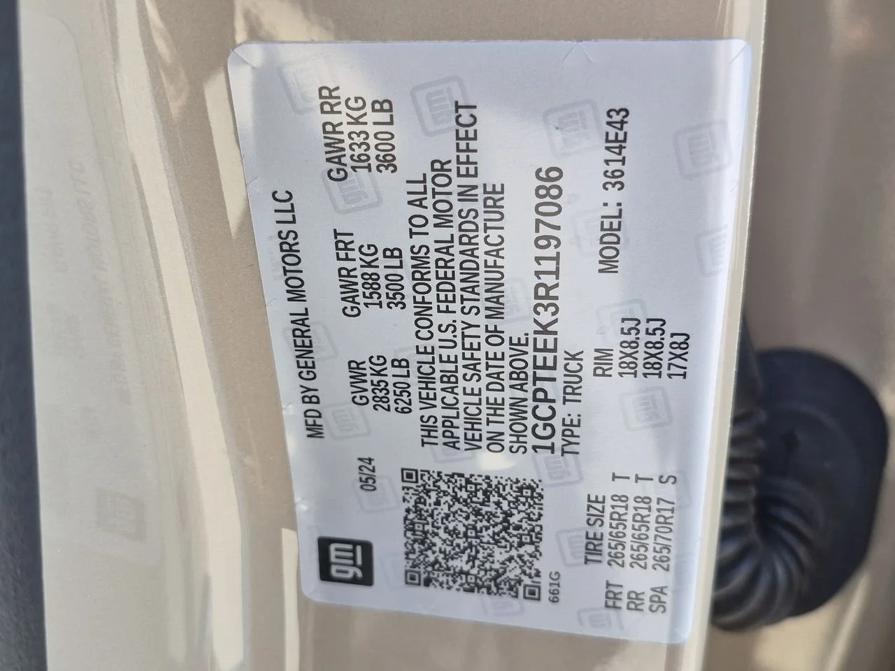 Used 2024 Sand Dune Metallic Chevrolet Trail Boss image 33