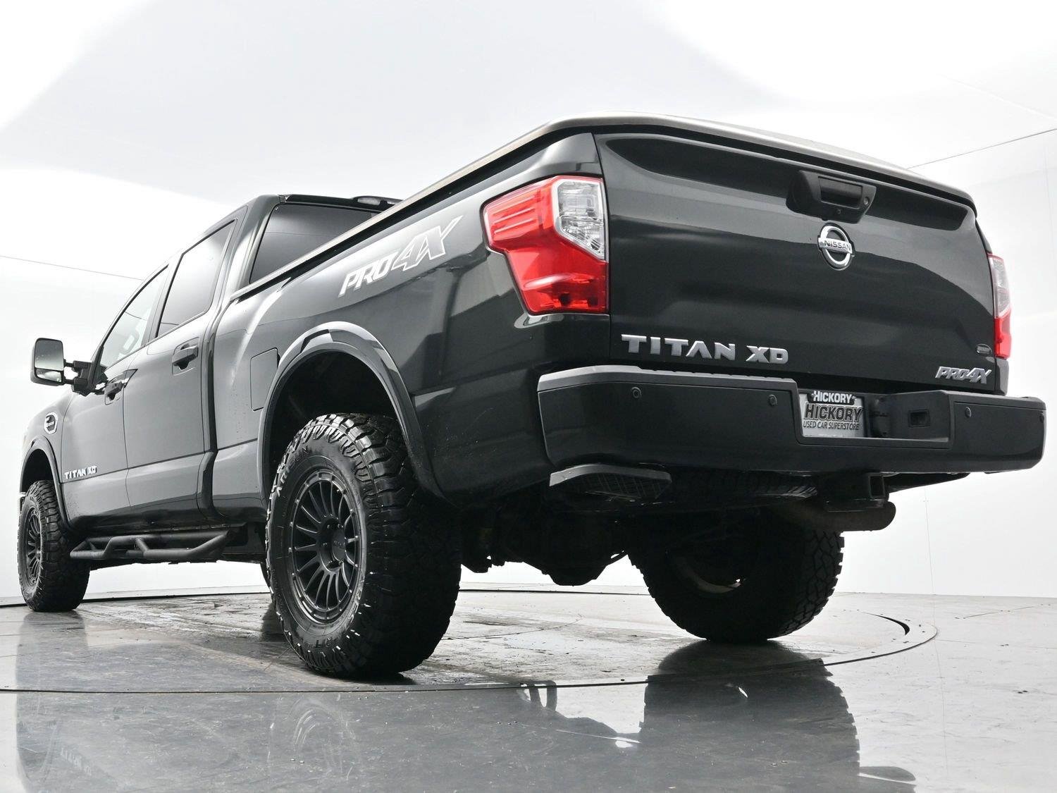 Used 2019 Midnight Pine Metallic Nissan PRO-4X image 49