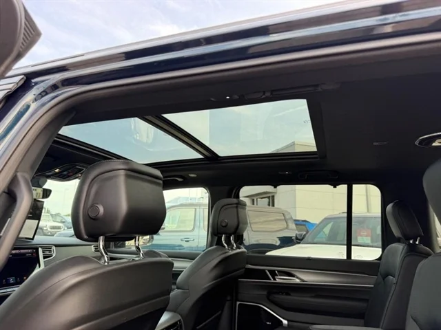 New 2026 Fathom Blue Pearl-Coat Exterior Paint (Late Availability) Jeep Limited Reserve image 11