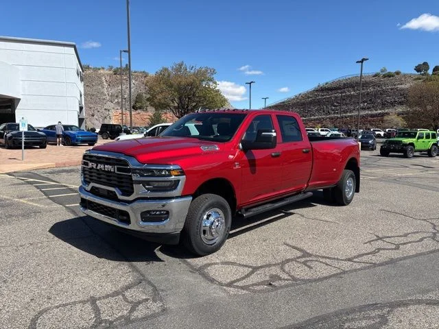 New 2026 Molten Red Pearl-Coat Exterior Paint RAM Tradesman image 2