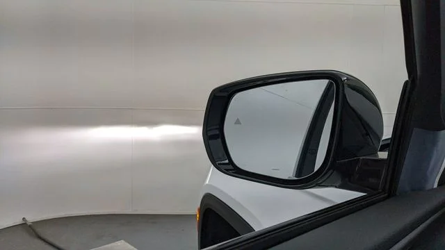 Used 2024 White Jeep Limited image 22
