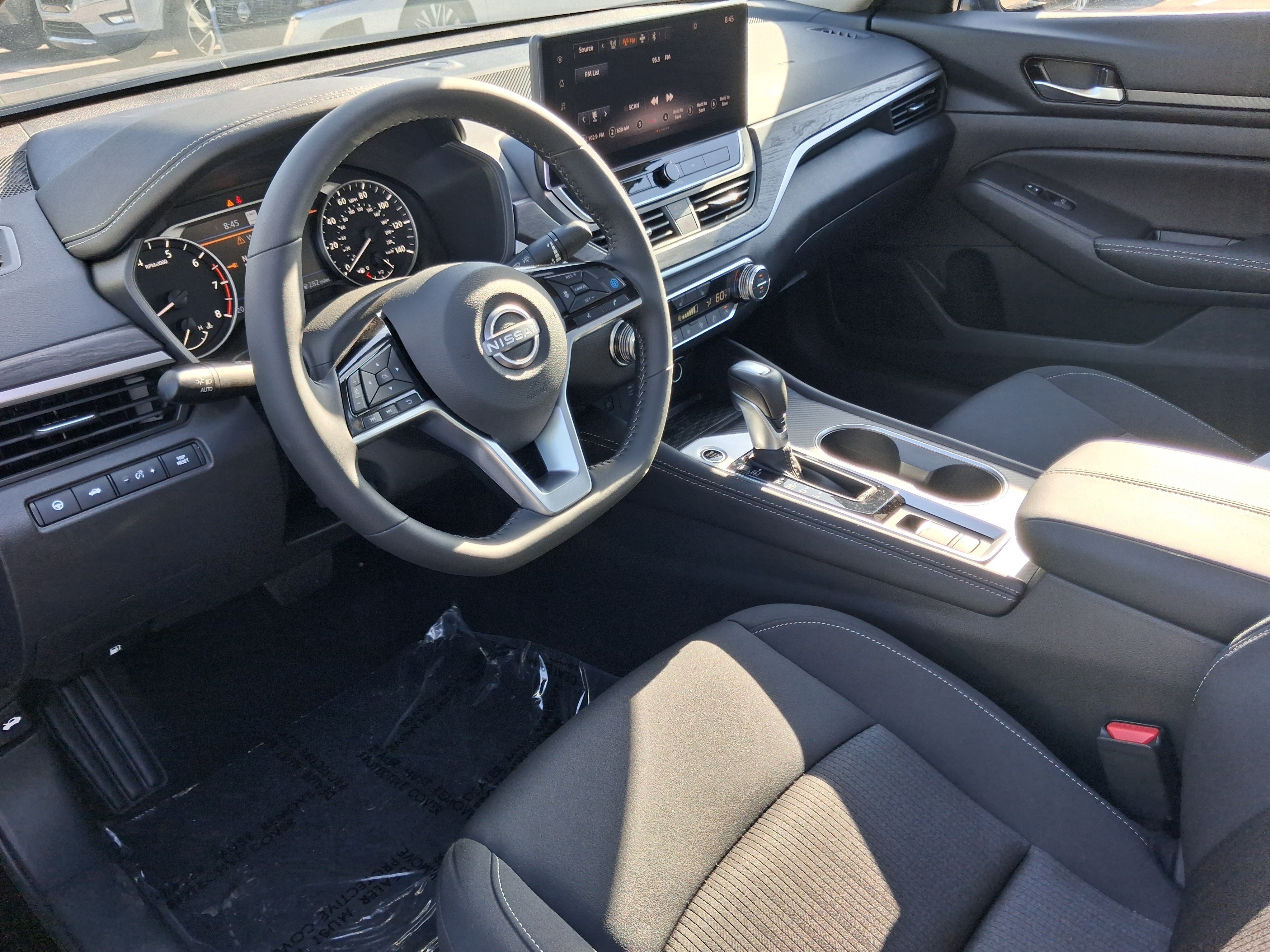 2025 Nissan Altima SV - Photo 13
