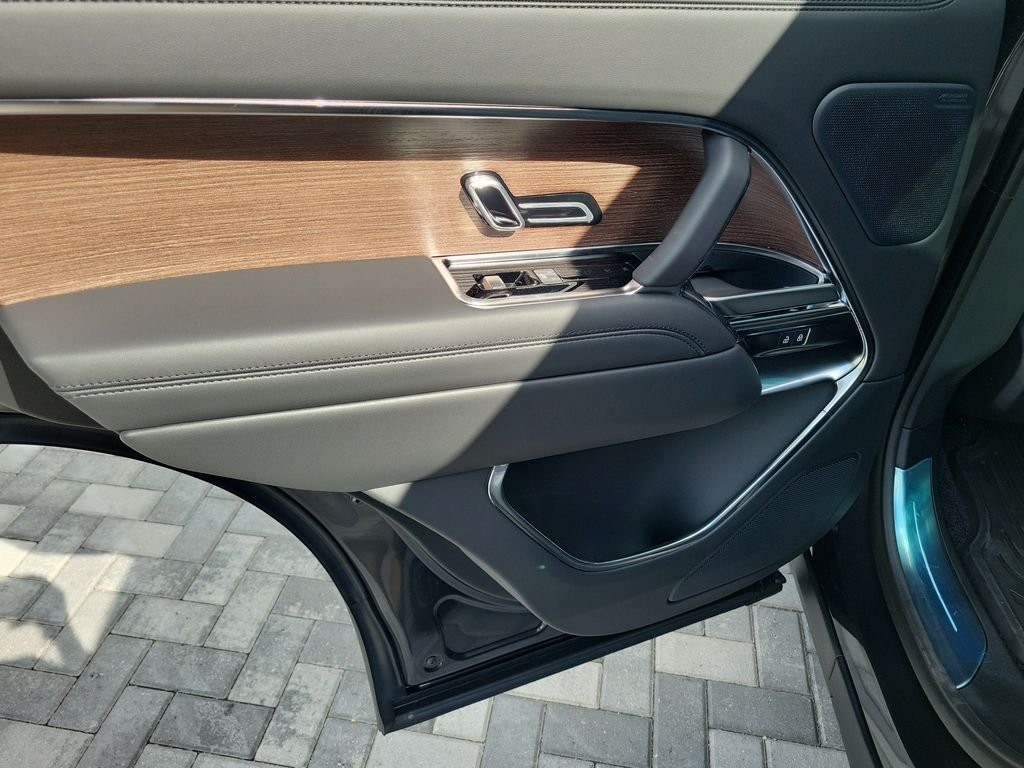 New 2026 Carpathian Grey Land Rover SE image 22