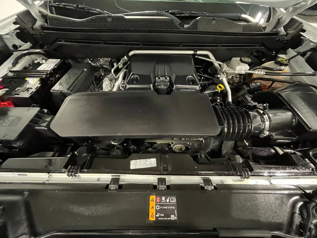 Used 2024 White GMC Elevation image 37