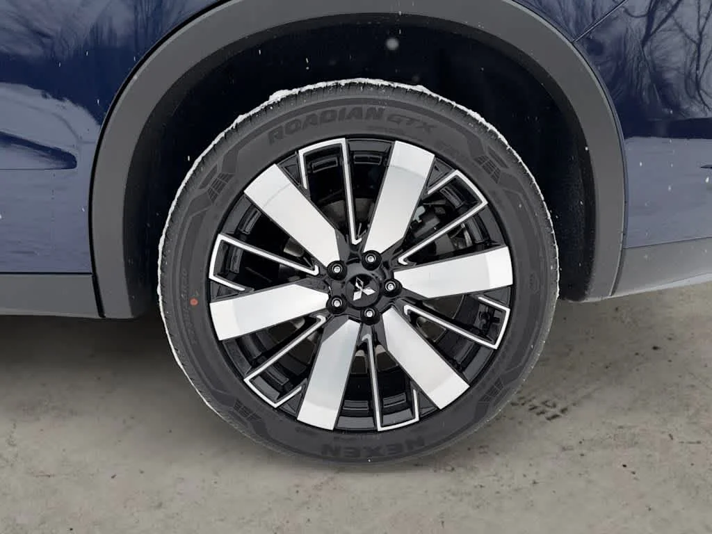 New 2025 Cosmic Blue Metallic Mitsubishi SEL image 4