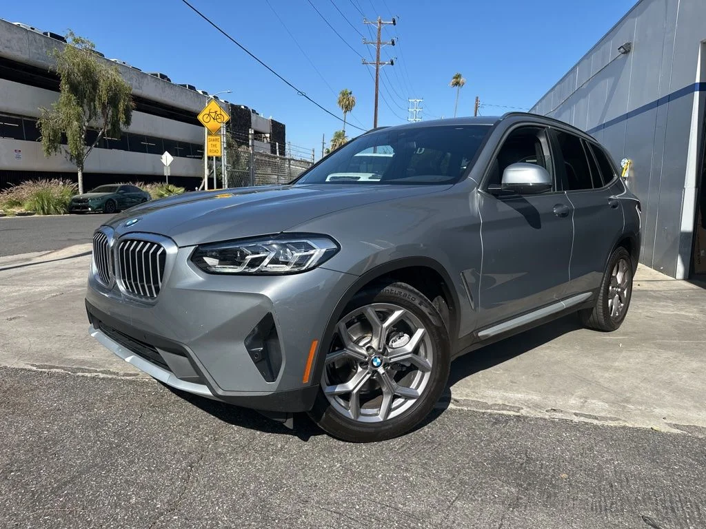 Used 2023 Gray BMW sDrive30i image 3