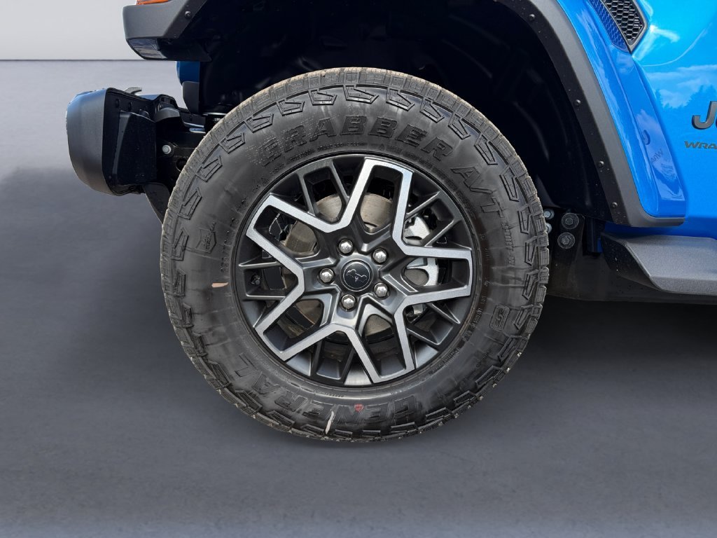 New 2027 Hydro Blue Pearl-Coat Paint Jeep Sahara image 9