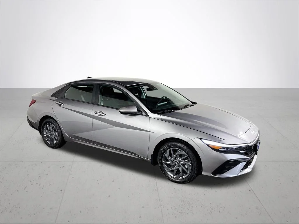 Used 2025 Fluid Metal Hyundai Blue image 4