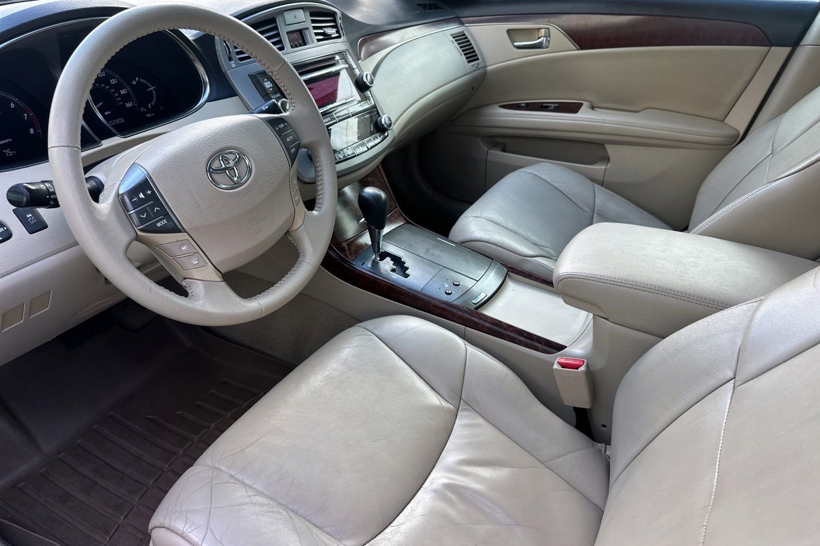 Used 2011 Black Toyota Base image 10