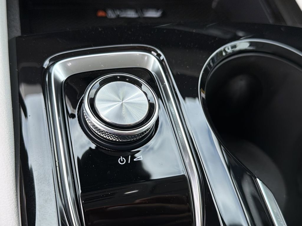 New 2026 Iridescent White Tricoat Buick Avenir image 27