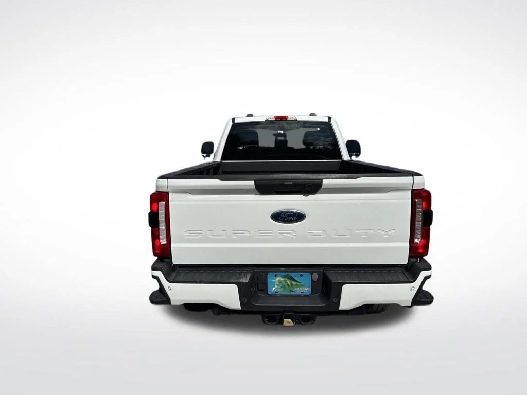 Used 2023 White Ford XL image 7