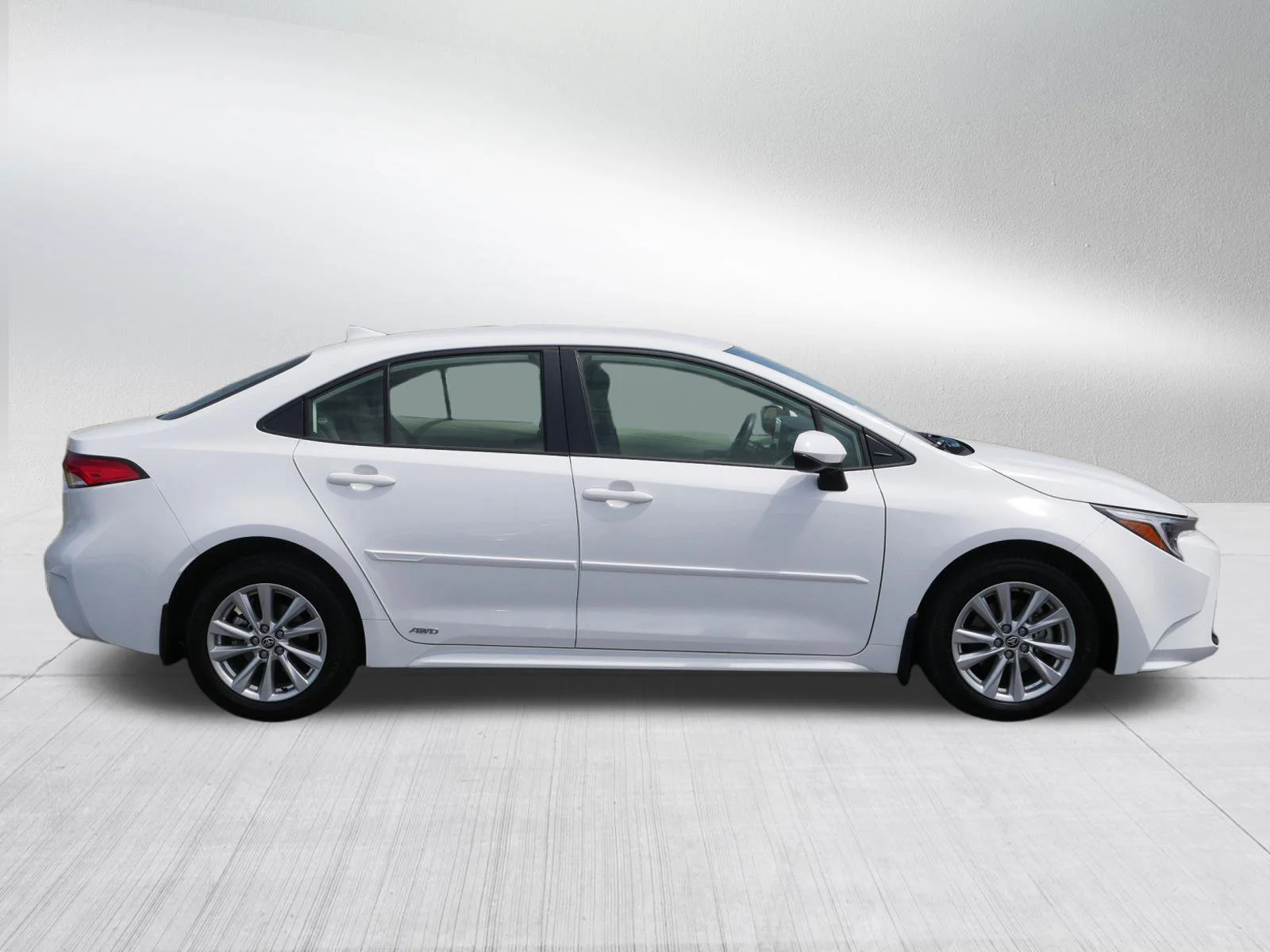 Used 2023 Ice Cap Toyota Hybrid LE image 8