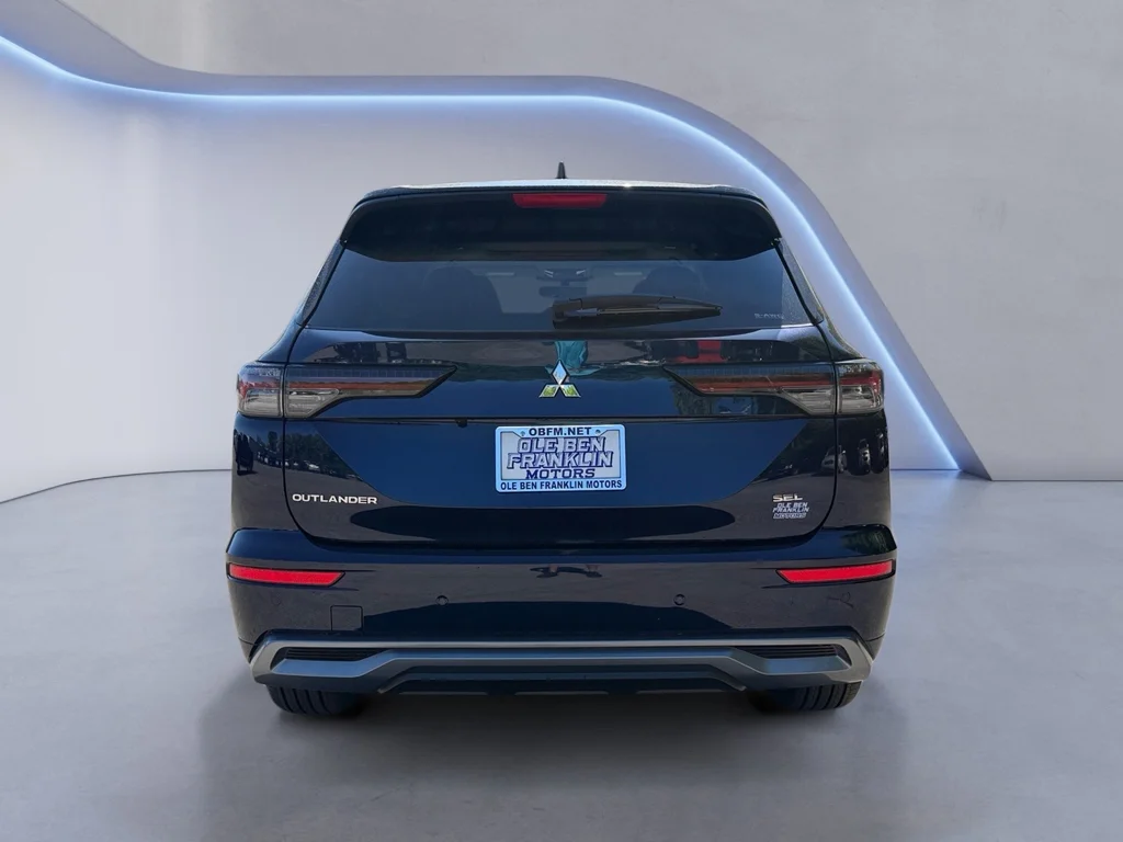 New 2026 Cosmic Blue Metallic Mitsubishi SE image 4