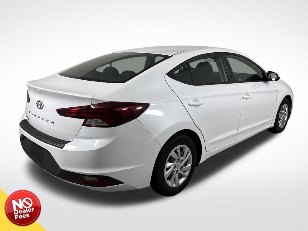 Used 2019 White Hyundai SE image 3