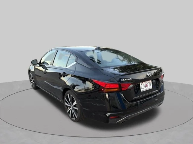 Used 2021 Black Nissan 2.5 SR image 3