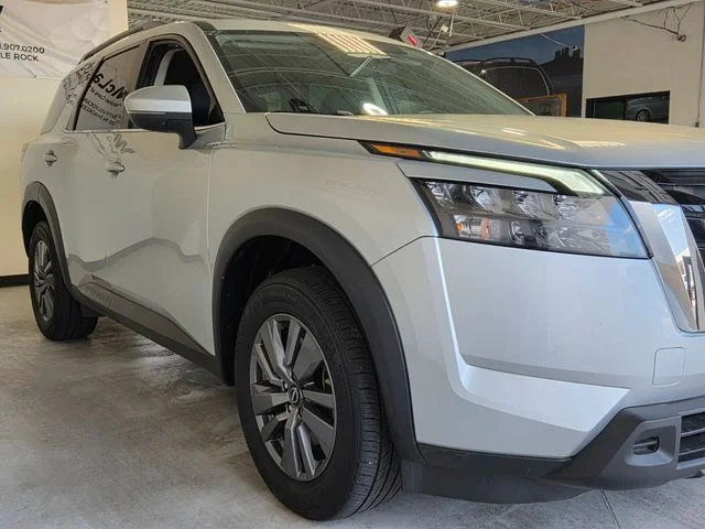 Used 2025 Silver Nissan SV image 22
