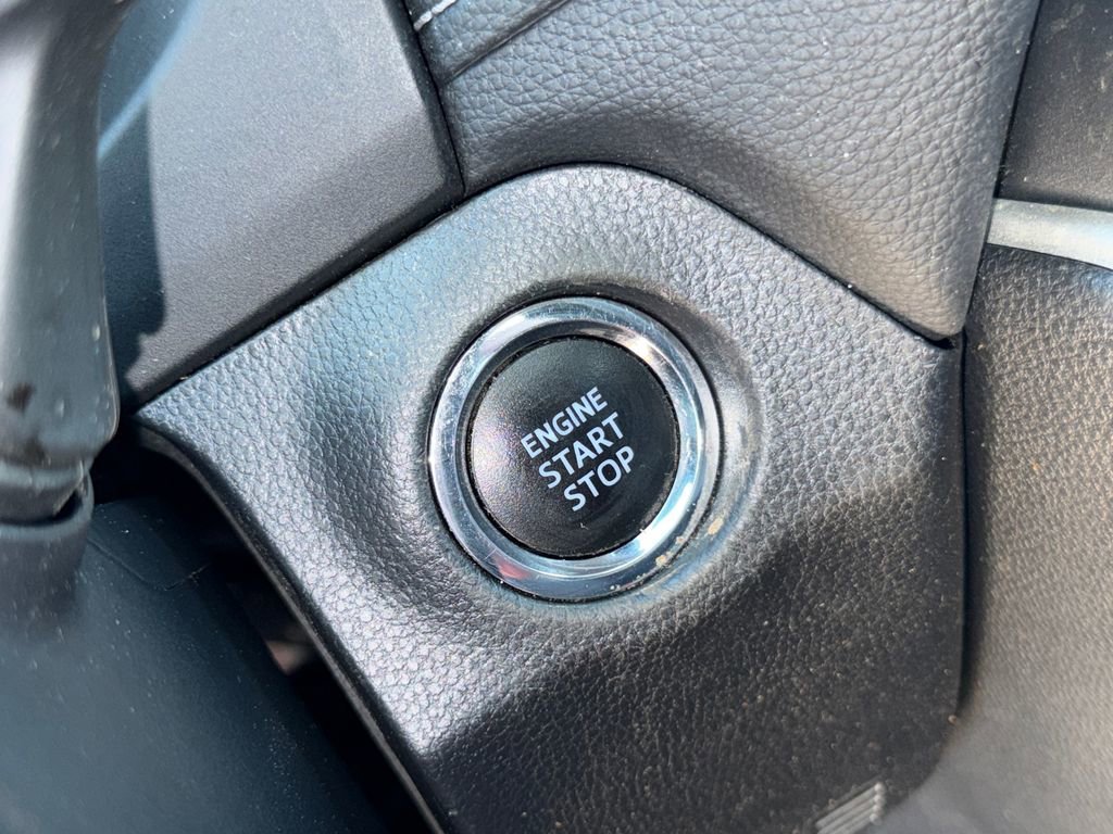 2021 Toyota RAV4 XLE - Photo 33