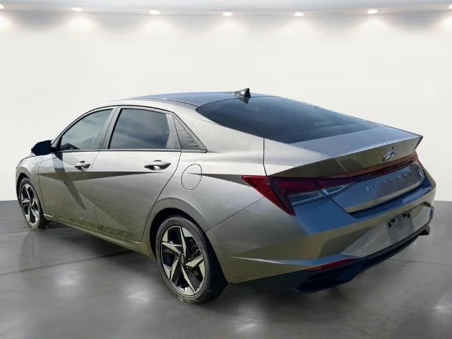 Used 2023 Silver Hyundai SEL image 19