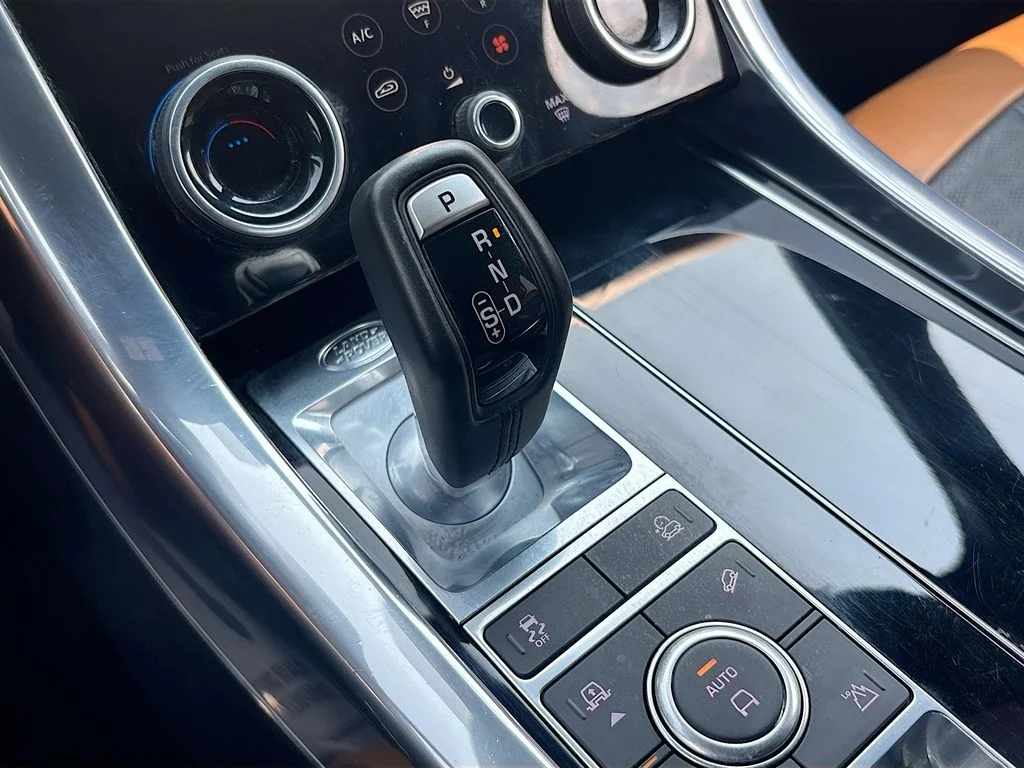 Used 2020 Narvik Black Land Rover Autobiography image 21