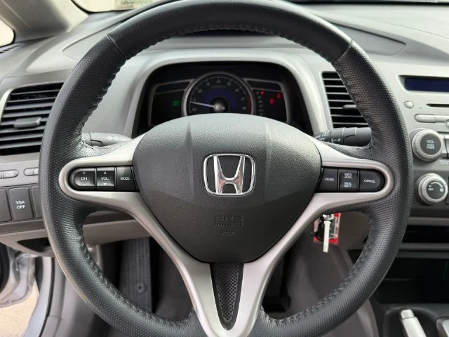 Used 2009 Alabaster Silver Metallic Honda EX-L image 13