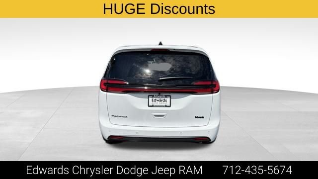 2026 Chrysler Pacifica Select - Photo 7