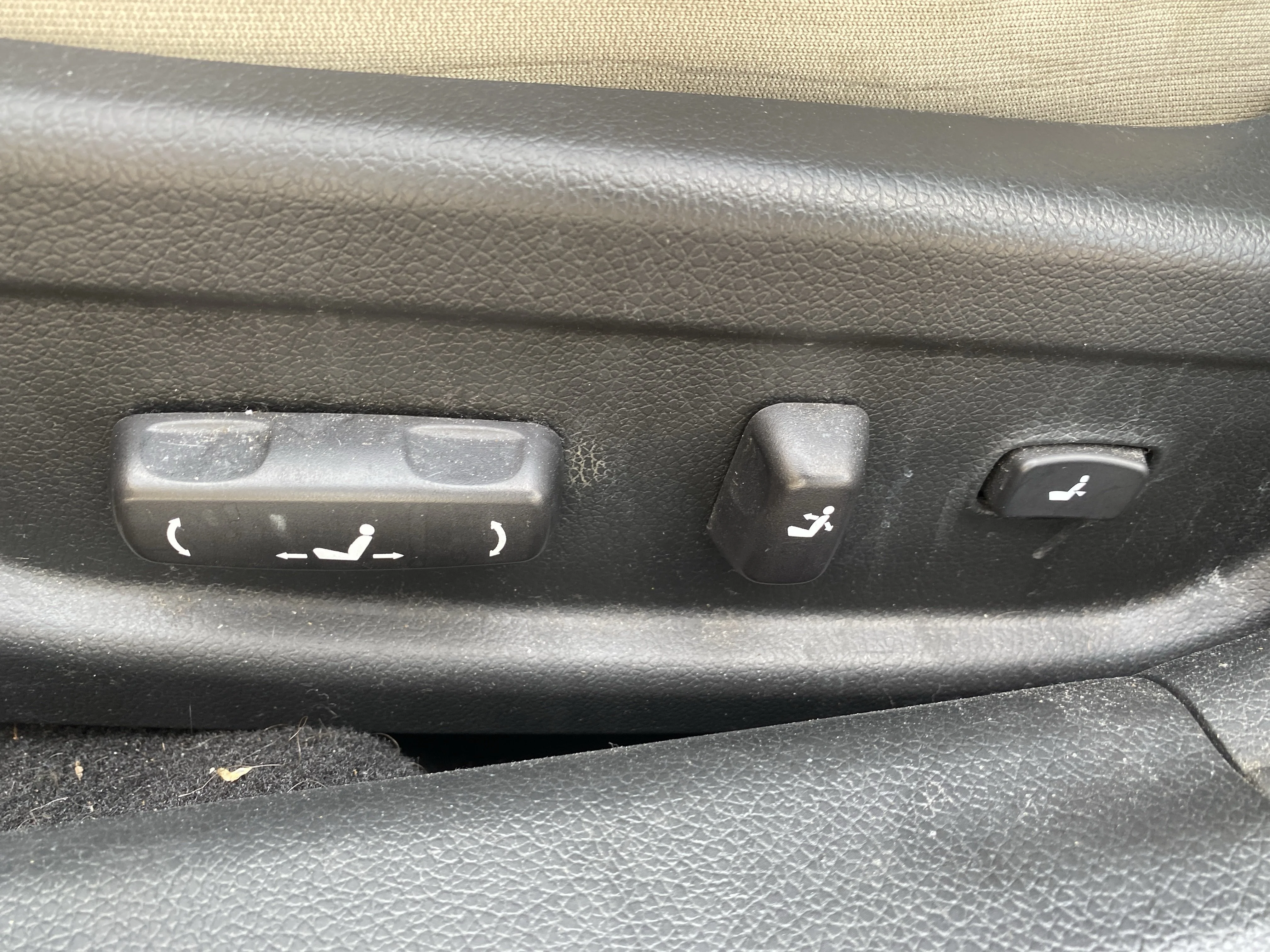 Used 2014 Remington Red Metallic Kia LX image 13