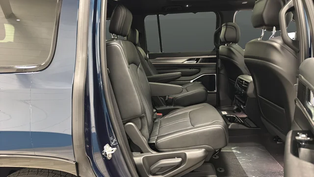New 2026 Fathom Blue Pearlcoat Jeep Limited Reserve image 24
