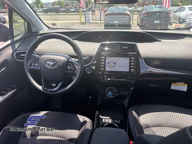 Used 2022 Silver Toyota LE image 20