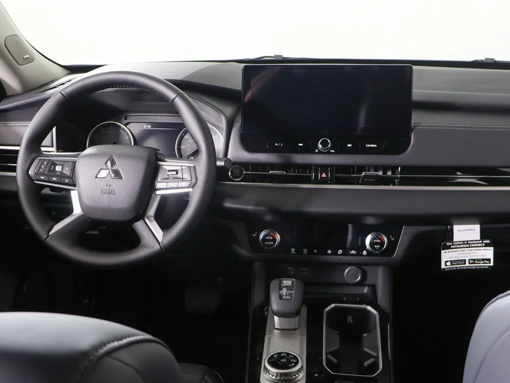 New 2026 White Mitsubishi SE image 35