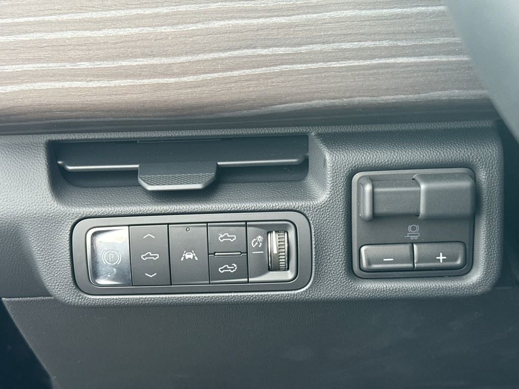 2025 GMC Sierra EV Denali - Photo 20