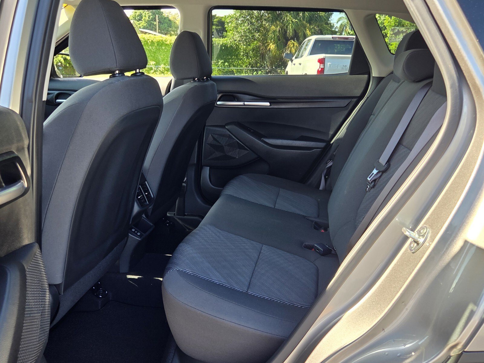 Used 2024 Steel Gray Kia LX image 10