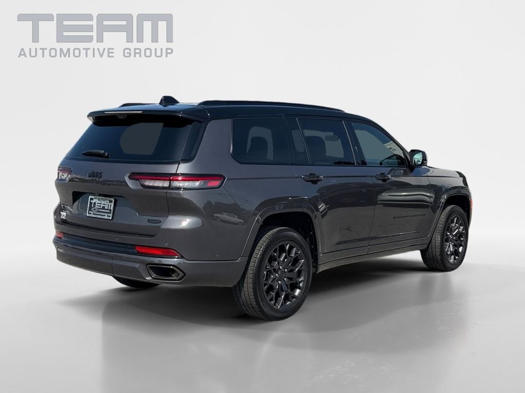 Used 2025 Gray Jeep Summit image 7