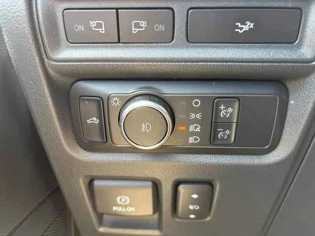 Used 2022 White Ford XLT image 12