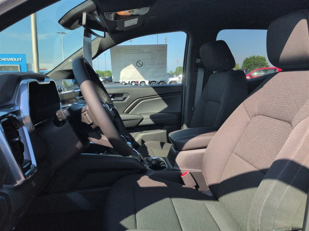 New 2026 Sterling Metallic GMC Elevation image 43