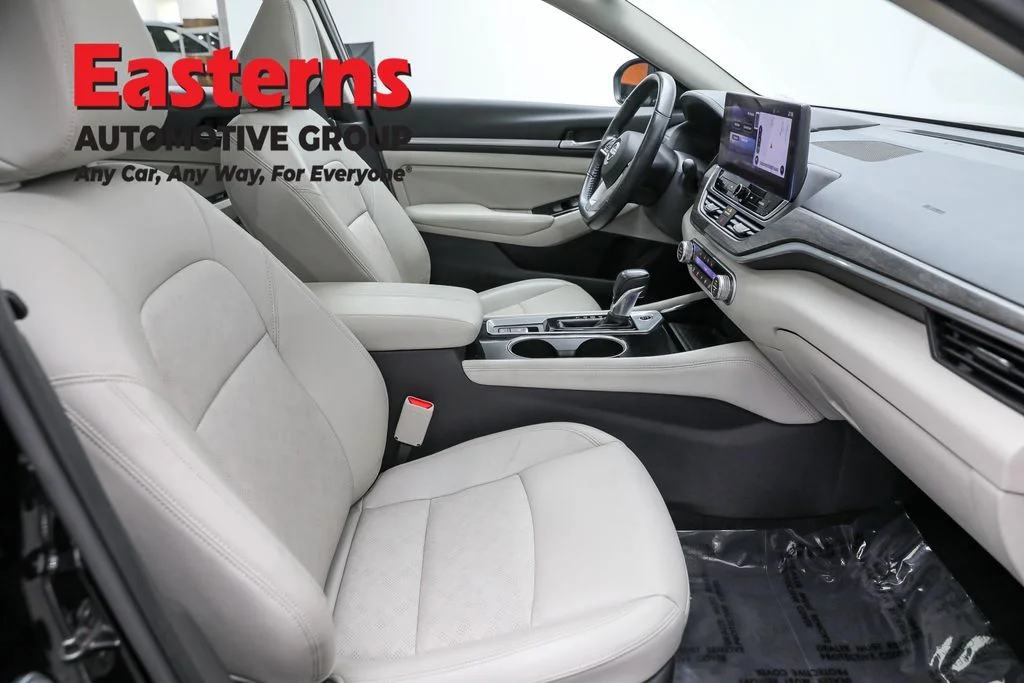 Used 2024 Black Nissan 2.5 SL image 23
