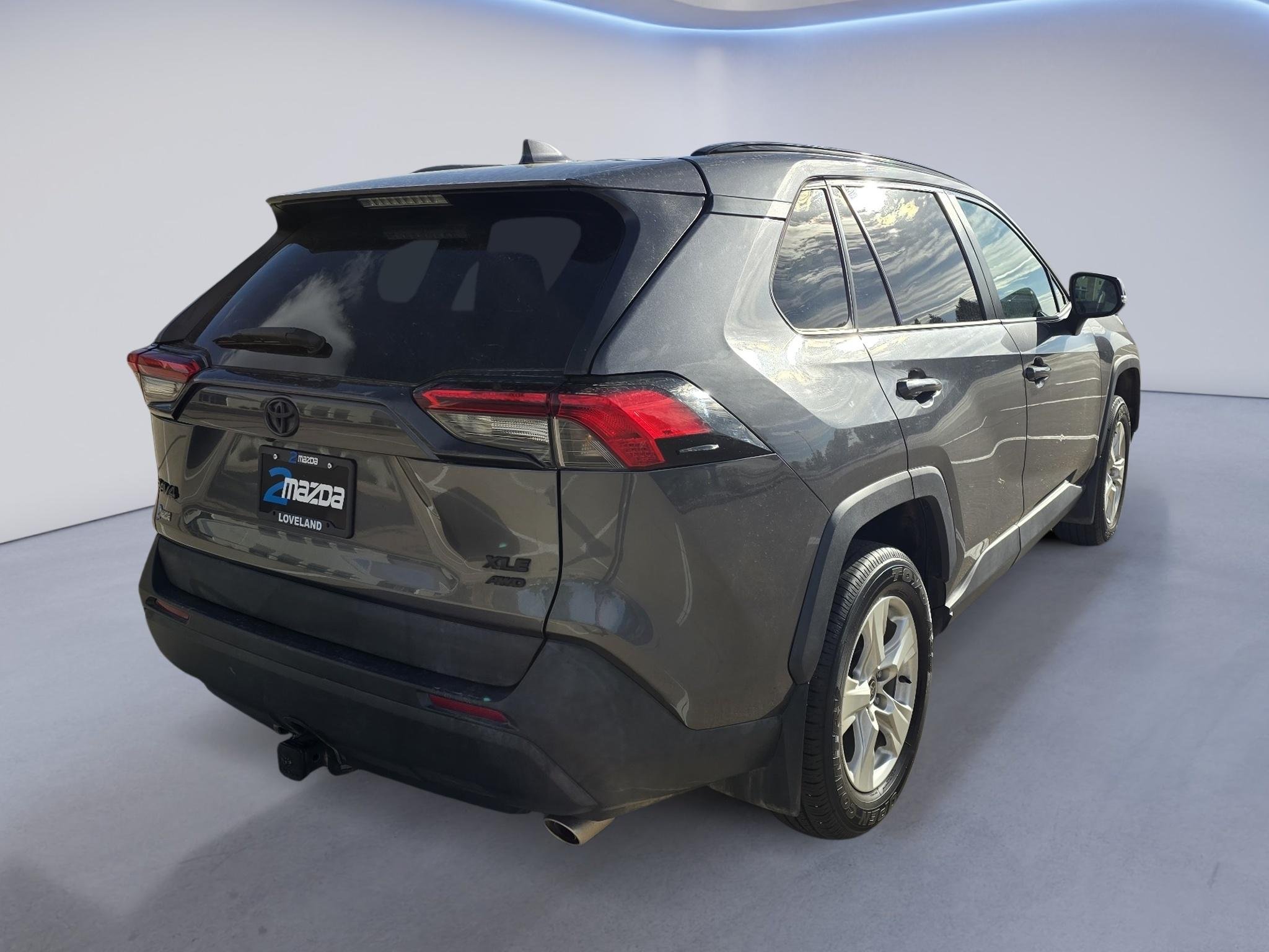 Used 2021 Magnetic Gray Metallic Toyota XLE image 5
