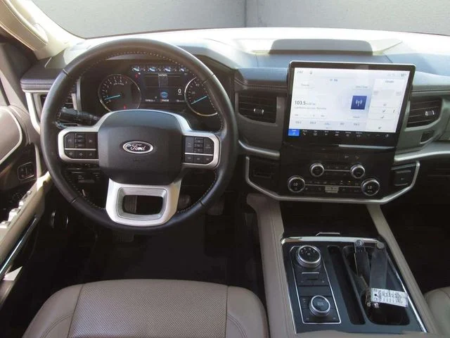 Used 2022 White Metallic Ford XLT image 18