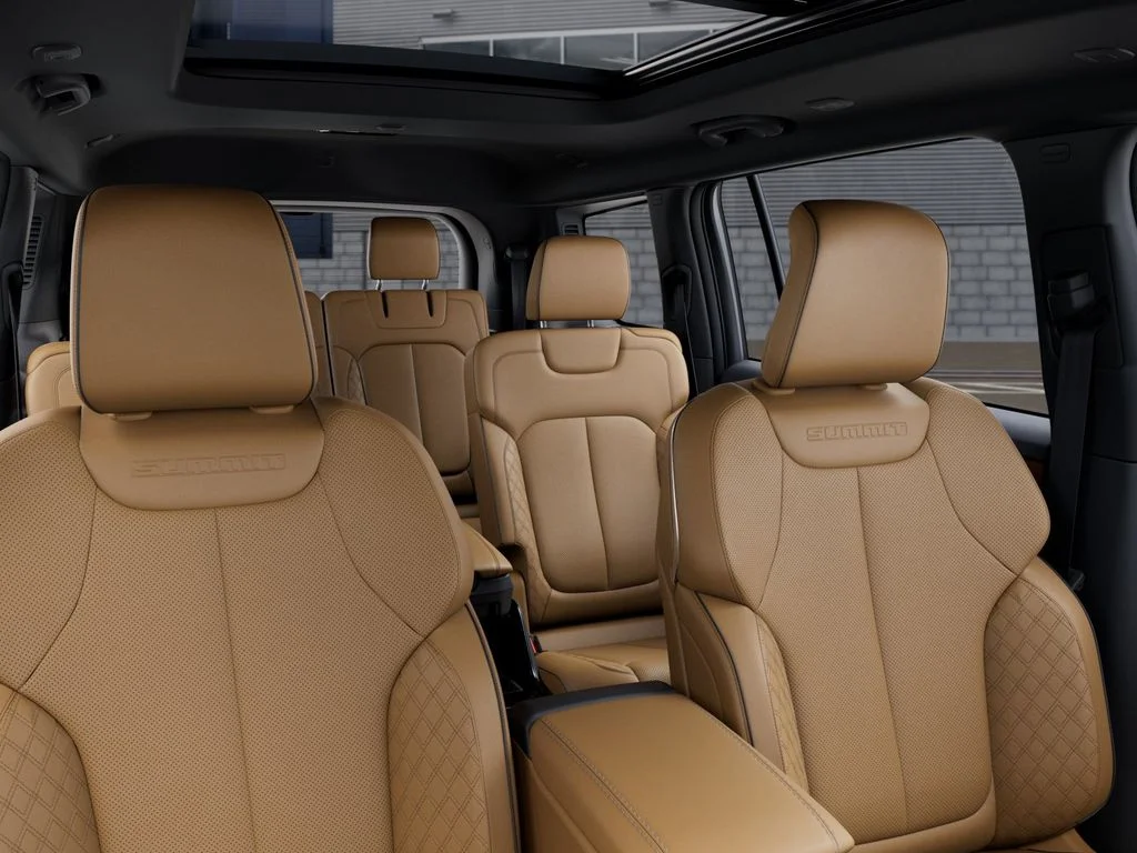 New 2026 Diamond Black Crystal Pearl-Coat Exterior Paint Jeep Summit image 27