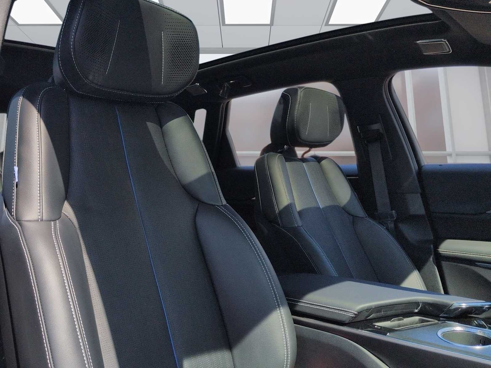 2026 Cadillac LYRIQ V - Photo 28