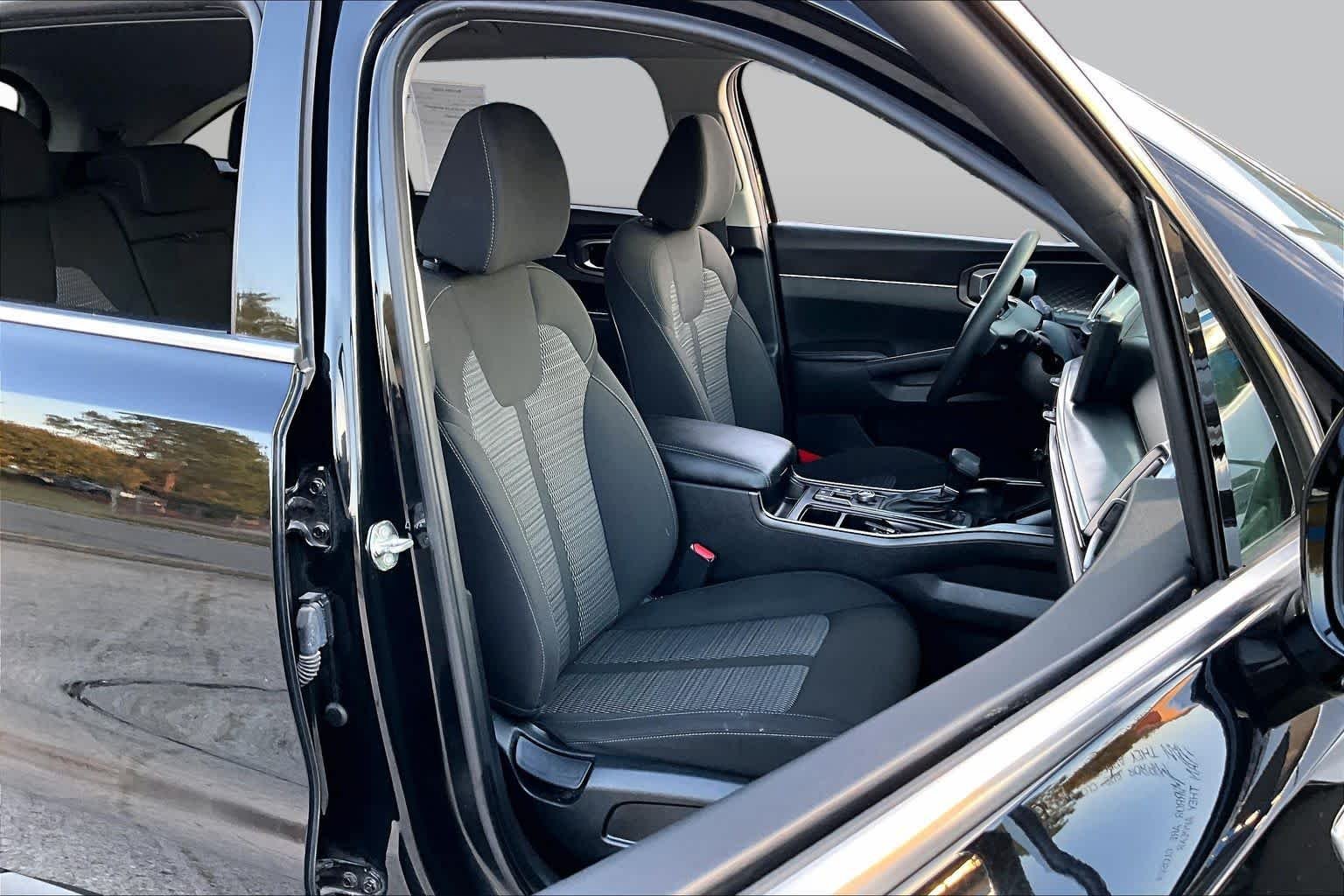 Used 2025 Ebony Black Kia LX image 9